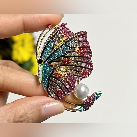 New Butterfly Brooch/ pendant - Picture 8 of 9